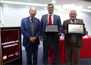 Cerimônia de premiação e lançamento de obra coletiva na FADISP